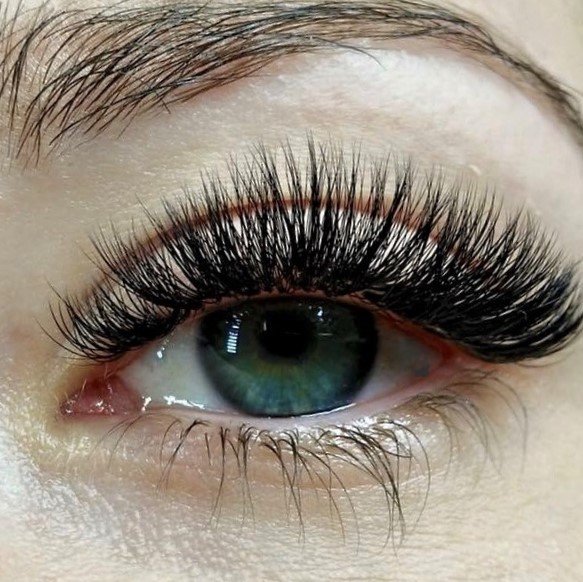 Transition-to-volume-lashes-volume